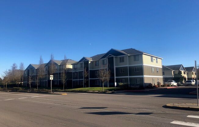 2 beds, 2 baths, 981 sqft, $1,695, Unit 204