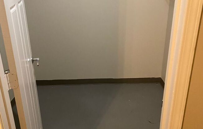 1 bed, 1 bath, 1,150 sqft, $850, Unit 506