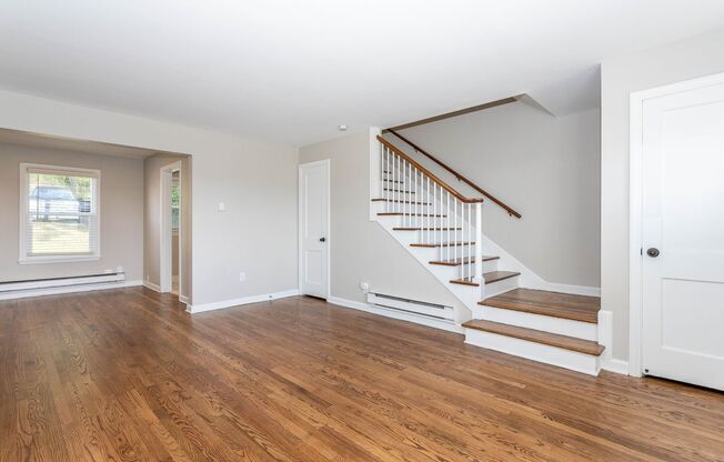 2 beds, 1 bath, 1,050 sqft, $1,900, Unit 4043