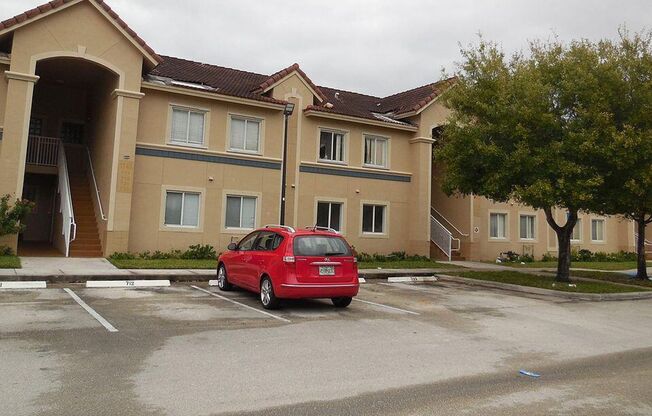 1157 Golden Lakes Blvd # 615