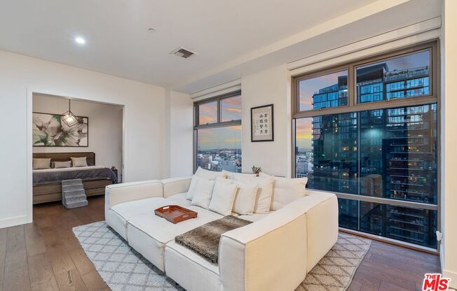 3 beds, 3 baths, 2,123 sqft, $6,000, Unit 1910