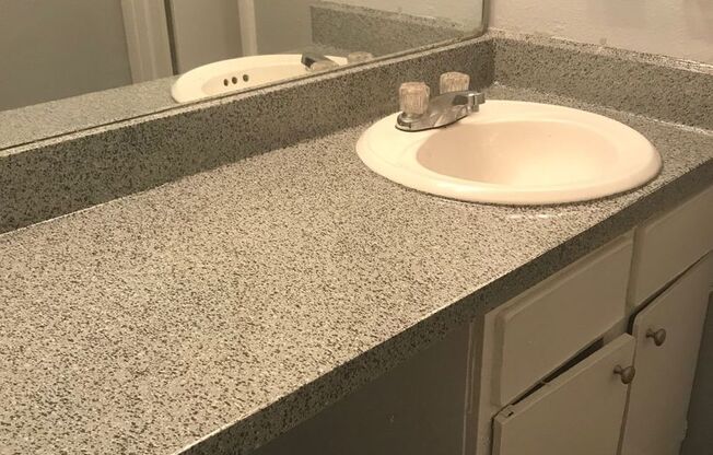 1 bed, 1 bath, 800 sqft, $850, Unit 7102