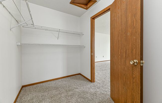 2 beds, 1 bath, $1,400