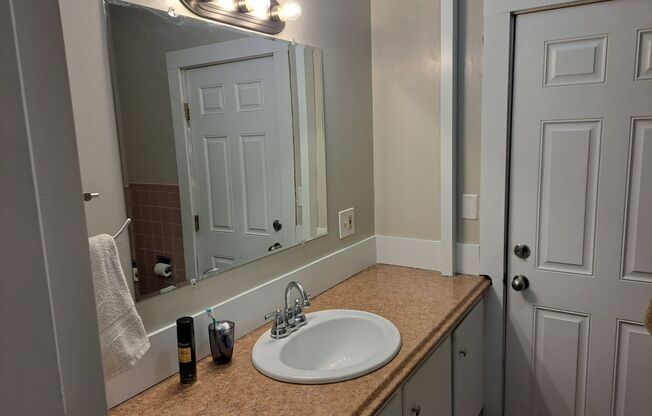 1 bed, 1 bath, 630 sqft, $1,875, Unit Unit 4