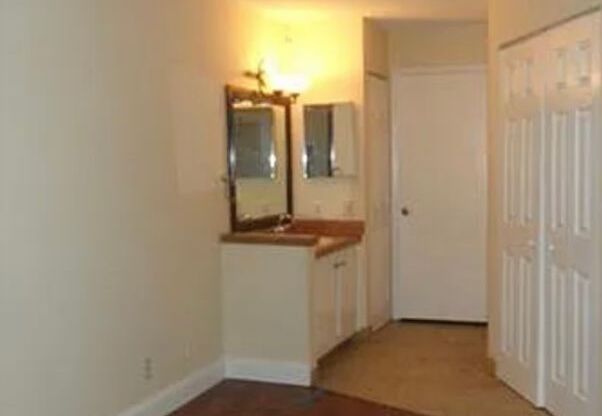 2 beds, 2 baths, $2,100