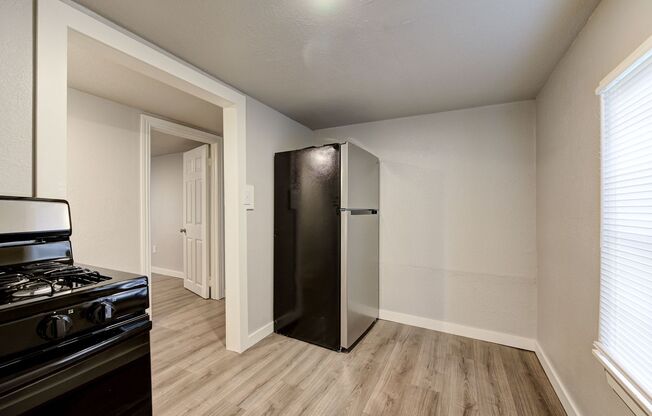 2 beds, 1 bath, $825, Unit Unit 3