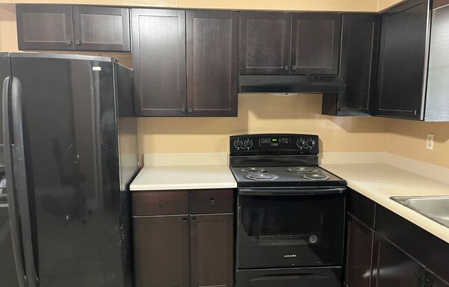 2 beds, 1 bath, 960 sqft, $750, Unit A