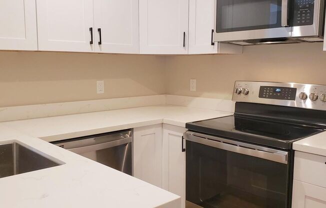 1 bed, 1 bath, $2,595, Unit 139