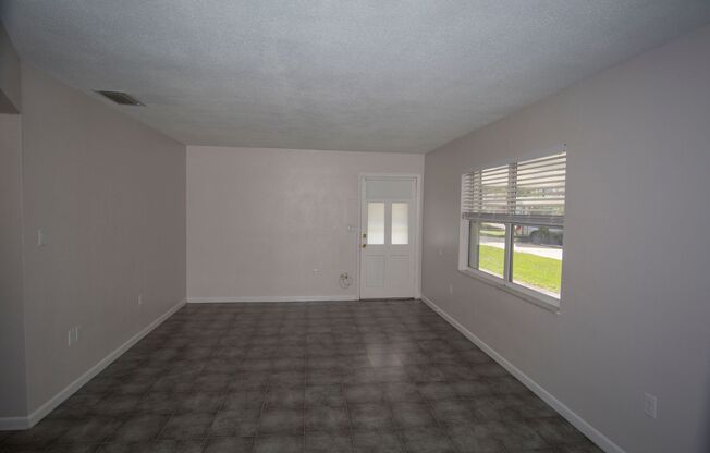 2 beds, 1 bath, $1,865