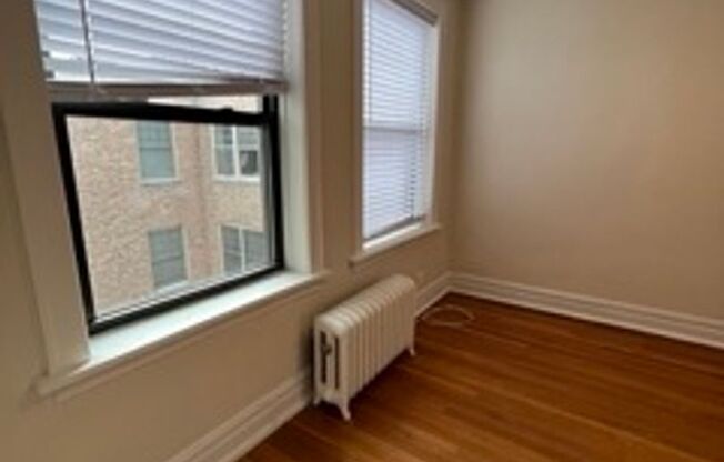 1 bed, 1 bath, 590 sqft, $1,745, Unit 607-3K