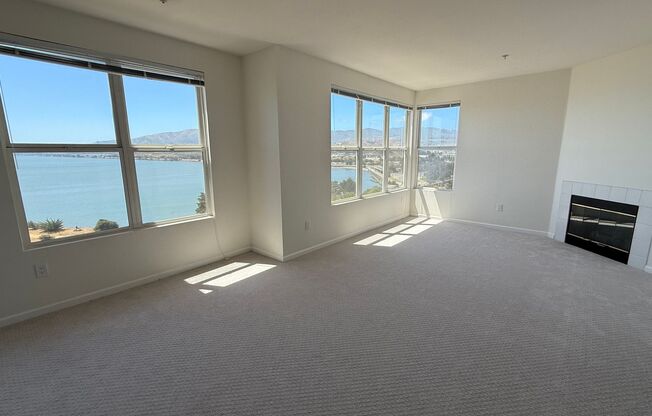 Epic REA – 3 parking spaces !!Top Floor Condo with Breathtaking Panoramic Views | 3BR / 2BA / 2 Parking / Storage | Just Minutes from Downtown San Francisco