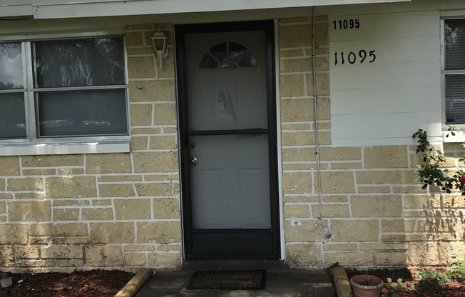 2 beds, 1 bath, $1,300