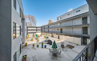 1 bed, 1 bath, $1,900