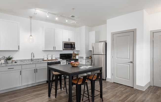 2 beds, 2 baths, 1,132 sqft, $1,759, Unit 2323CL