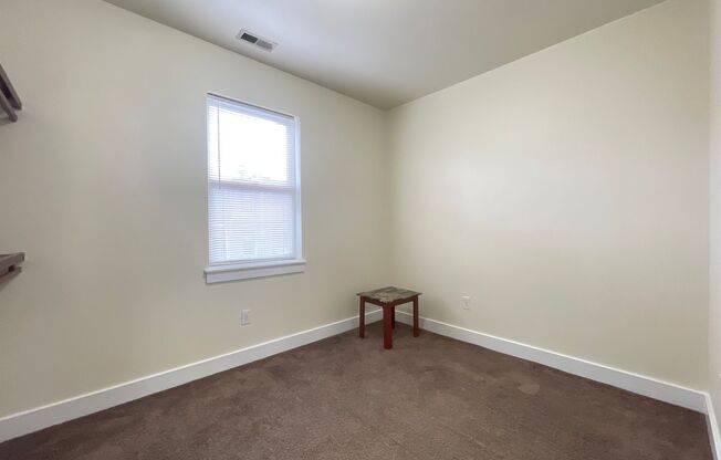 3 beds, 3 baths, $1,895, Unit Unit 25