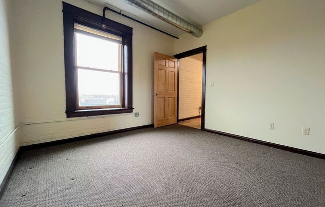 2 beds, 1 bath, 941 sqft, $1,495, Unit 405