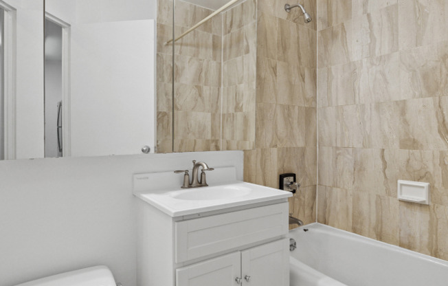 Studio, 1 bath, 480 sqft, $3,500, Unit 5G
