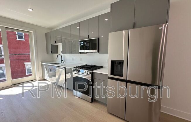 1403 SARAH ST