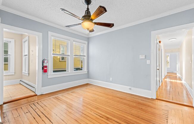 2 beds, 1 bath, $2,200, Unit 186 Camp St