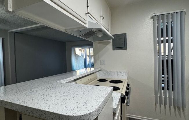 1 bed, 1 bath, 665 sqft, $2,100, Unit 87