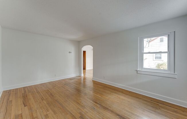 Beautiful Country Style 2 Bedroom 1.5 Bathroom House