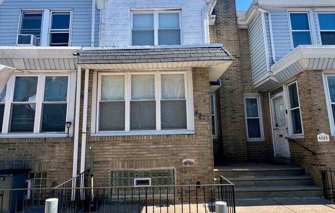 Gorgeous 3-Bedroom Townhome in Juniata! Available NOW!