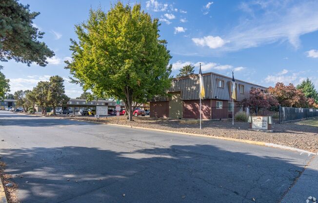 1 bed, 1 bath, 600 sqft, $931