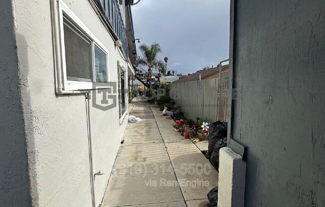 2 beds, 1 bath, 850 sqft, $2,050, Unit 3