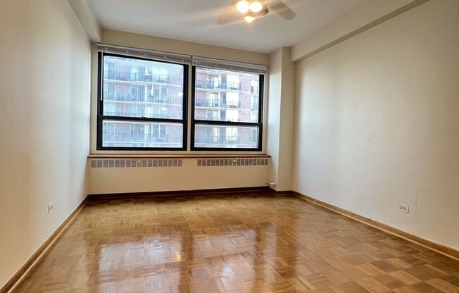 1 bed, 1 bath, 750 sqft, $1,725, Unit 418-1003