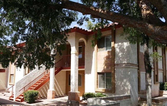 AVAILABLE NEAR DOWNTOWN TEMPE!