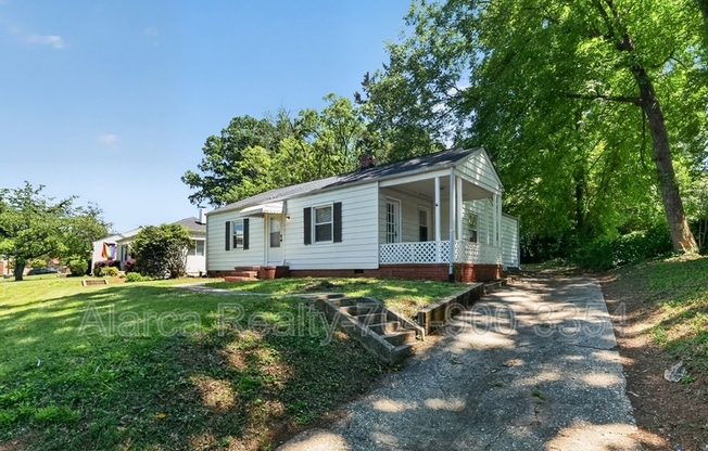 2322 BELFAST DR