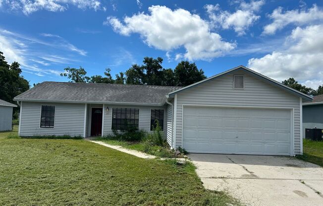 Nice Neighborhood, 3 Bedroom, 2 Bath Home in St Cloud.