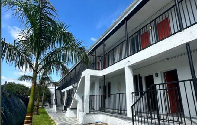 1829 NW 2ND CT