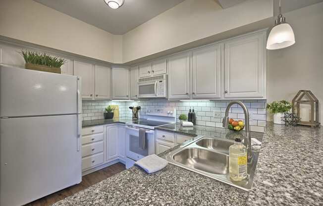 Apartment Kitchen Appliances | Mechanicsburg Apartments | Graham Hill Apartments in Mechanicsburg