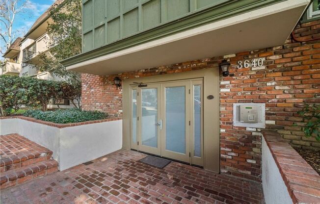 >> Do Not Miss This << 2bd 2ba condo in the heart of Culver City