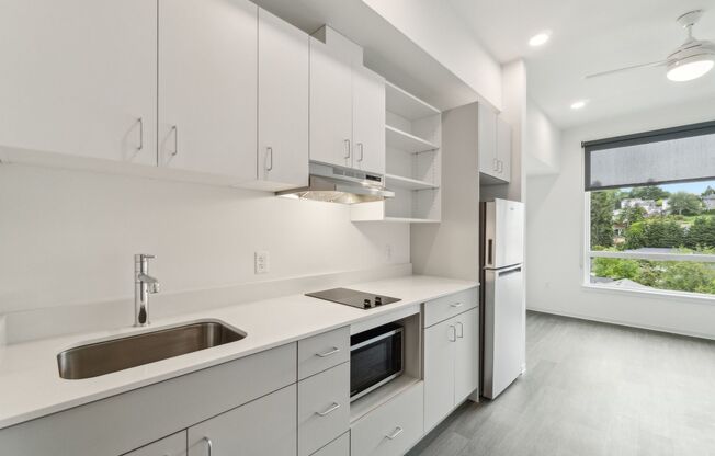 Studio, 1 bath, 286 sqft, $1,280, Unit 211