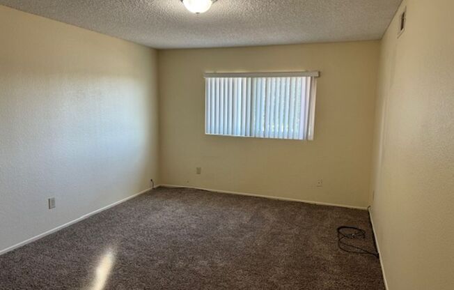 2 beds, 1 bath, 900 sqft, $2,495, Unit UNIT F