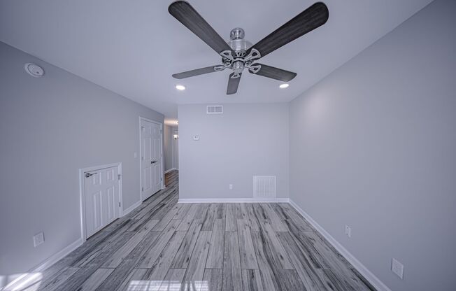 2 beds, 1 bath, 925 sqft, $1,650
