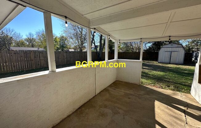 3 beds, 2 baths, $1,400