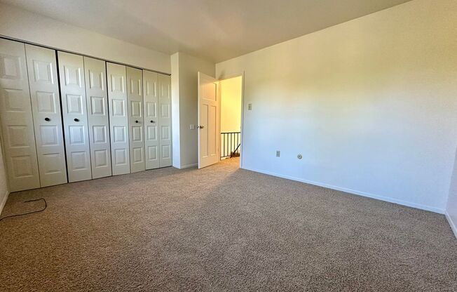 3 beds, 1.5 baths, $1,695, Unit 513