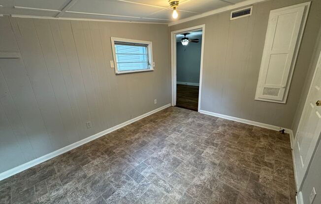 2 beds, 1 bath, $1,495