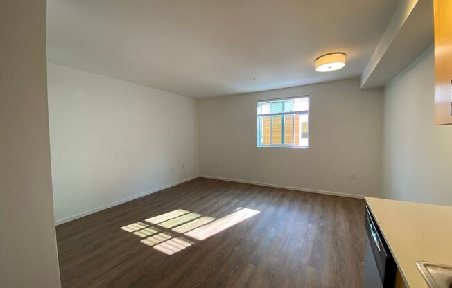 Studio, 1 bath, 170 sqft, $1,755, Unit 2406-A