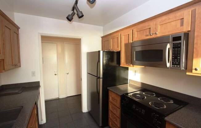 Amazing Ocean Views! Ocean Facing 2 Bed, 1 Bath Condo in Pacifica