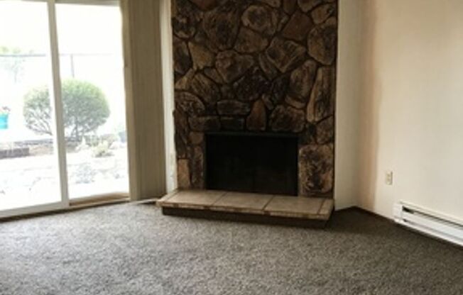 Great 1br 1bath Condo w/Tennis court/swimming pool/playground  For Rent