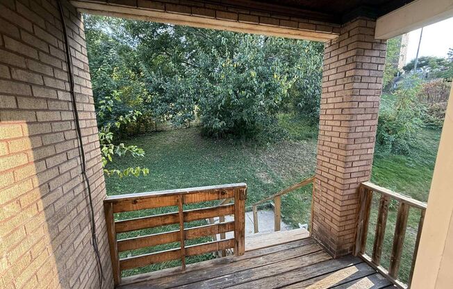 2 Bedroom apartment for rent!  Located in Carrick !