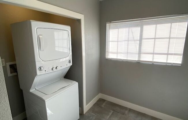 3 beds, 1 bath, $1,750, Unit 506