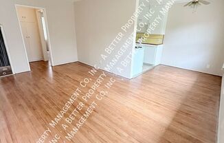 1135 E APPLETON