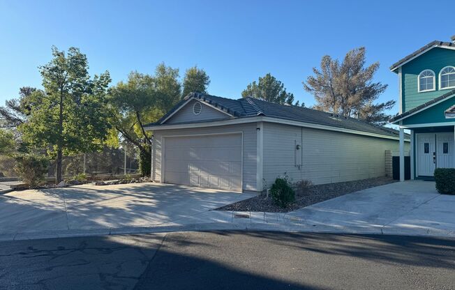 Beautiful Single Story Home in Gated Neighborhood near The Lakes