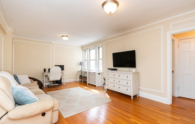 1 bed, 1 bath, 722 sqft, $2,600, Unit 603
