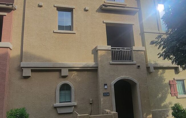 Great Chandler 2 bd 2.5 bth escape.